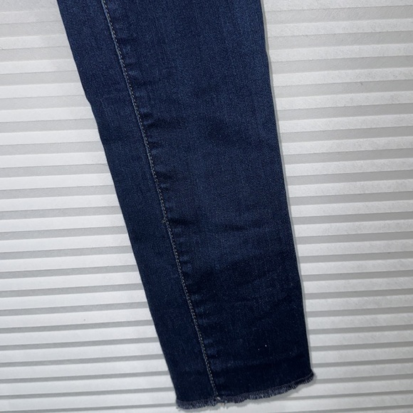 Skinny Jeans with raw hem by FRAME Size 28. - Picture 7 of 12